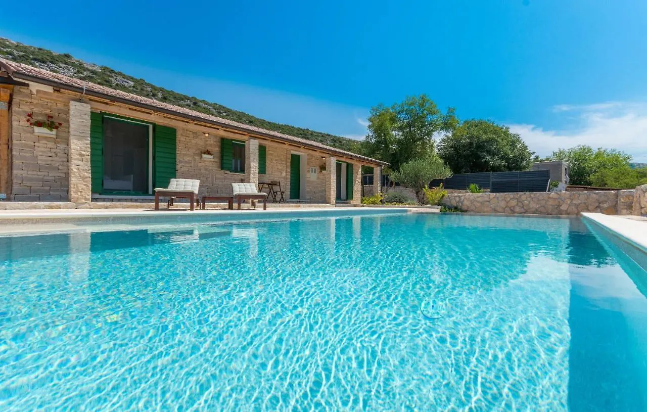 Villa Ibis Pakostane